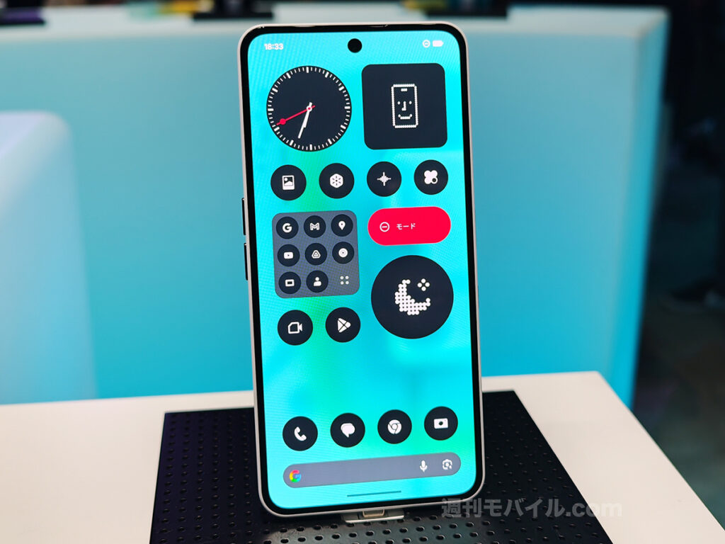 スマートフォン本体 Nothing Phone (3a) Community Edition Nothing、暗闇で背面が光るスマホ「Phone（2a）Community Edition