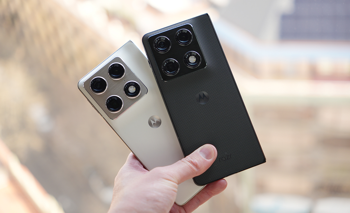 motorola razr fold」実機キタ。モトローラ初の横折りスマホを手