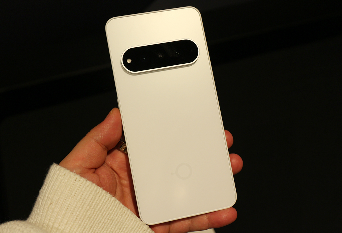 ソフトバンク、AIエージェントを武器にする新スマホ「Natural AI Phone